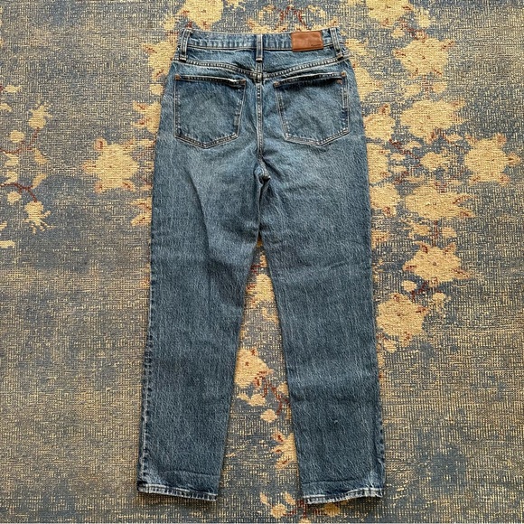 Madewell Classic Straight Jeans in Corson Wash 25 - Picture 5 of 7